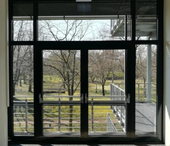 ابواب زجاج المصنوعة من الألمنيوم